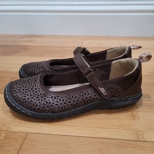 JBU by Jambu brown women's size 6M